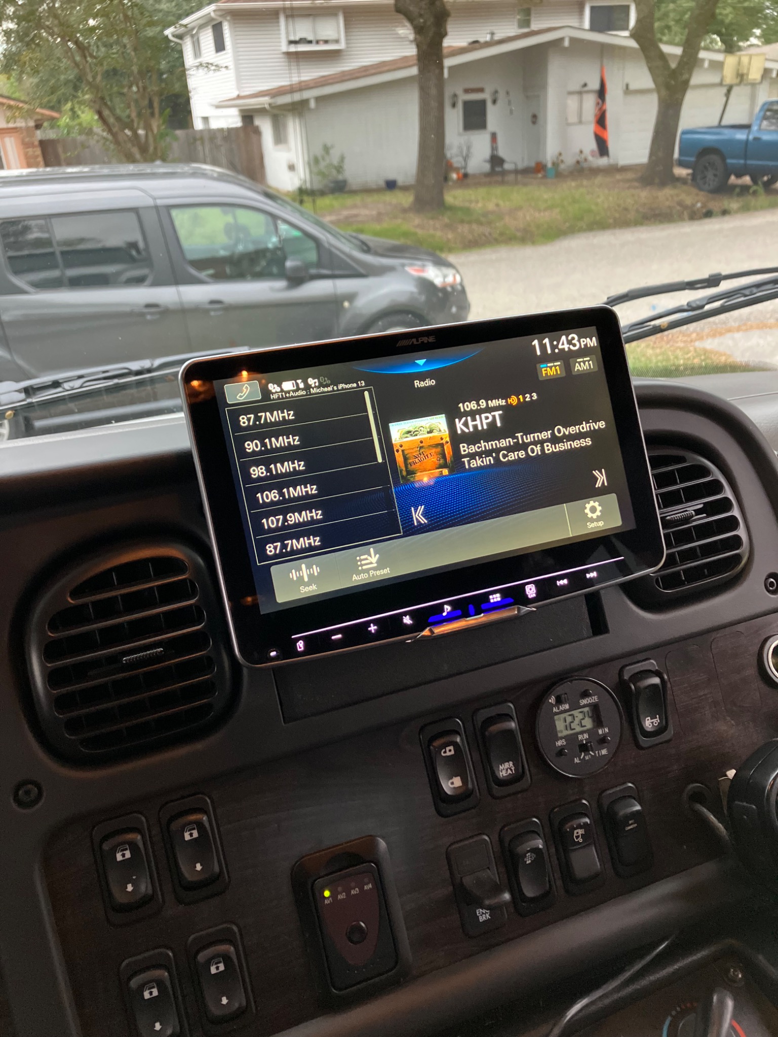 Alpine touchscreen head unit installation